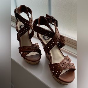 Guess, Women’s brown wedge sandal, Size 6